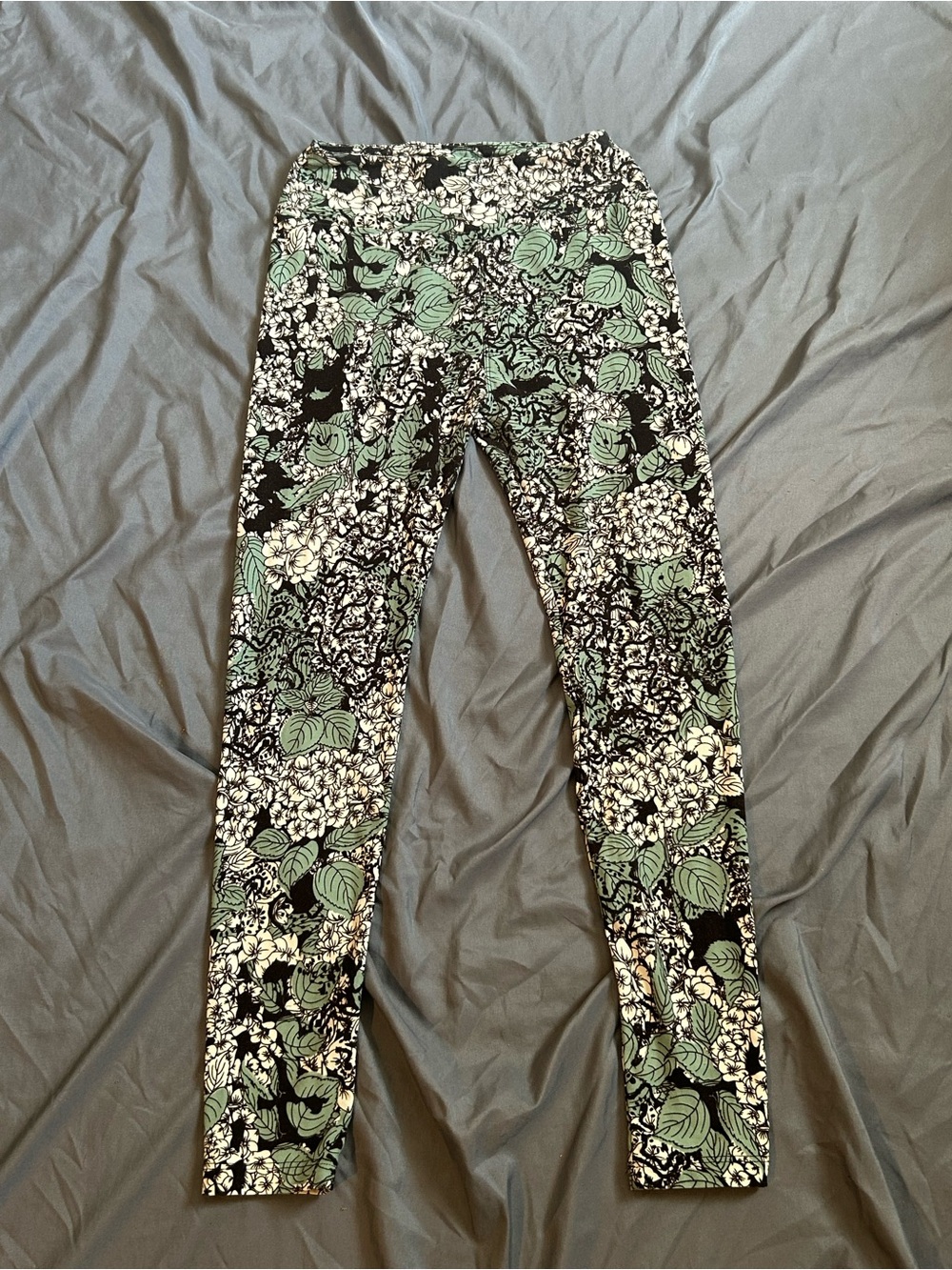 LuLaRoe Black, White & Green Floral Leggings